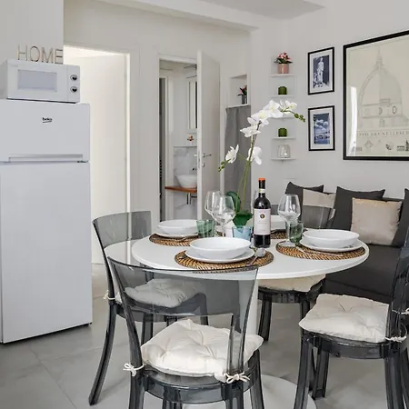 Via Ponte Alle Mosse, 19 - Charming - A Chic, Newly Renovated Near Tram Leopolda, A Few Min From Downtown Apartamento *